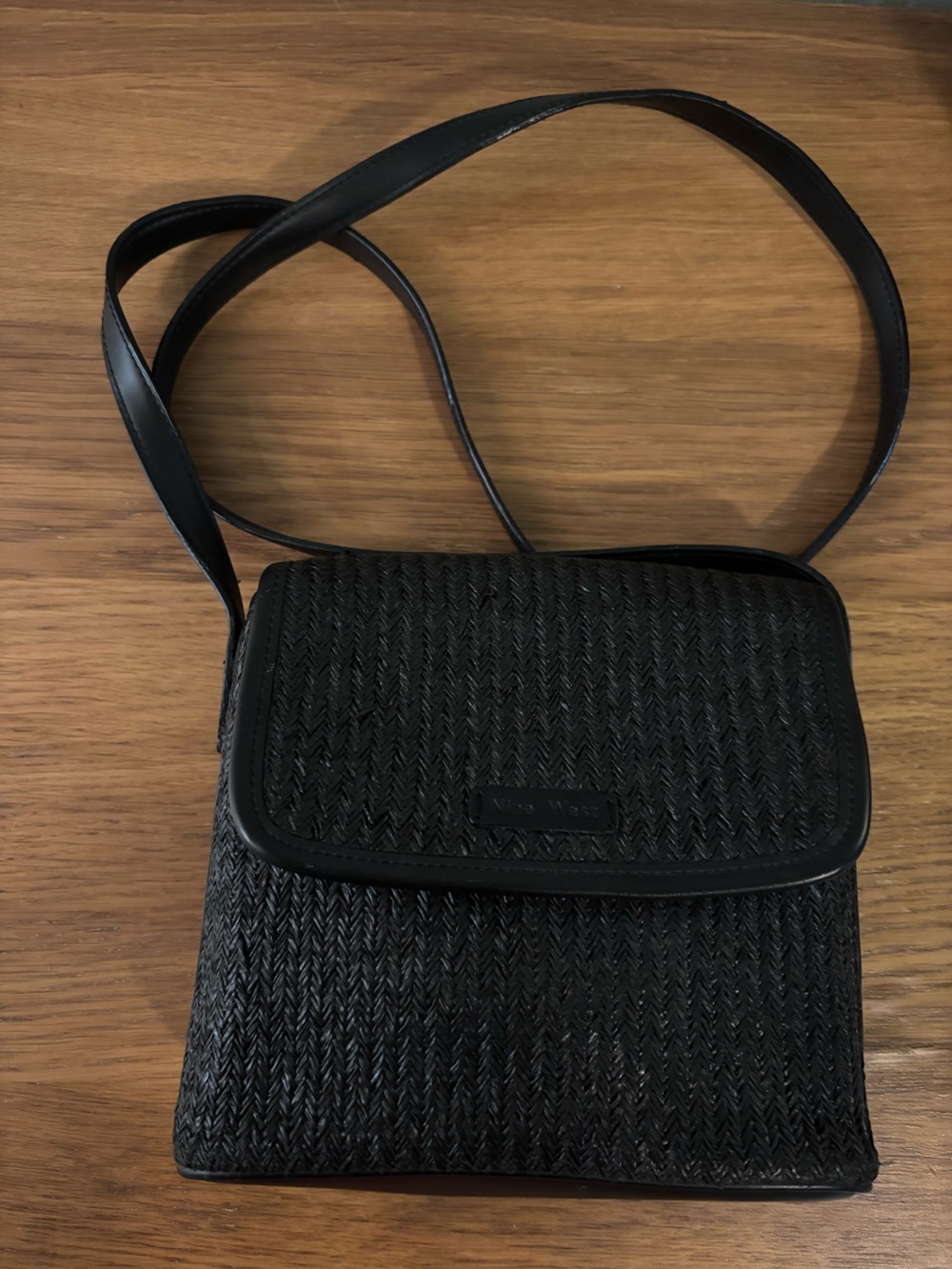Nine West Black Crossbody Handbag Bag outside and inside pockets